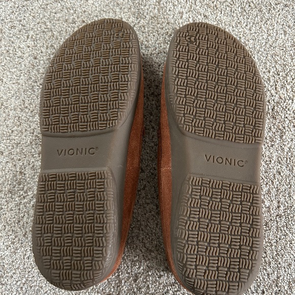 Vionic Lynez Suede Slipper Toffee 8.5 - Picture 3 of 3